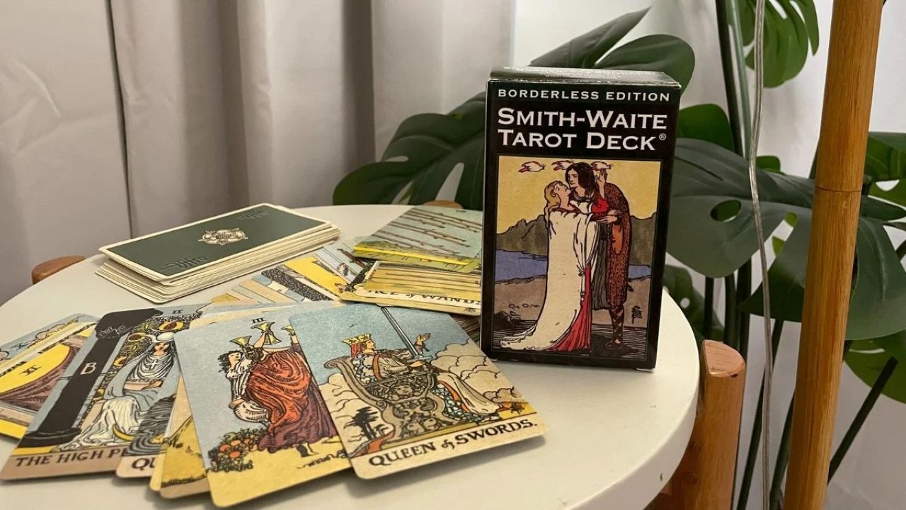 Smith-Waite Tarot Deck Borderless